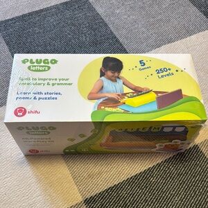 PLUGO Letters Educational Toy